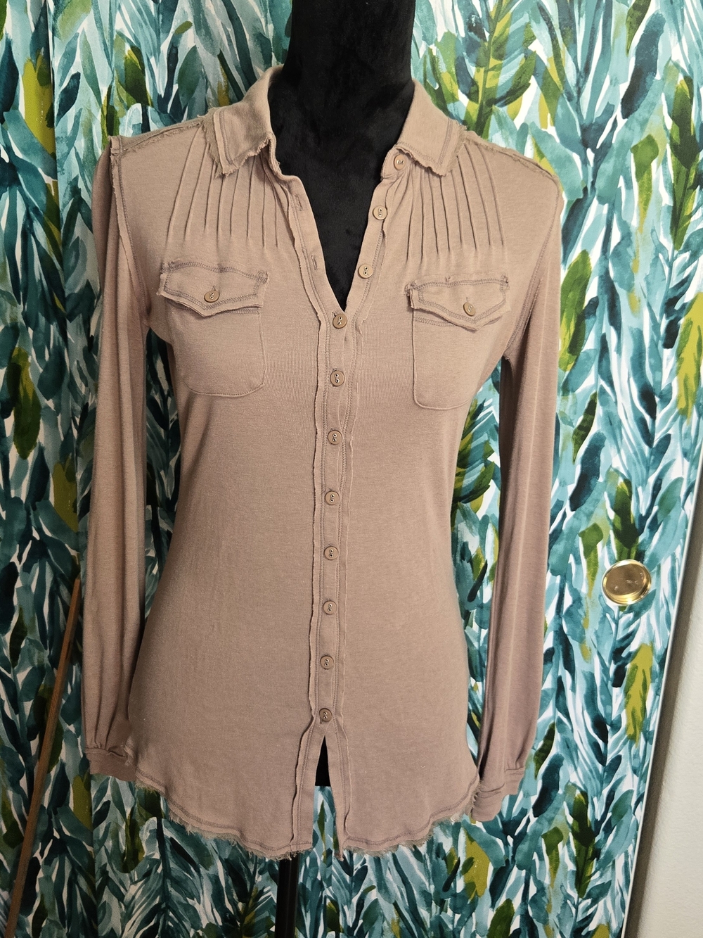 linQ Los Angeles Pintuck Ribbed Long Sleeve Button Down Shirt Top Small